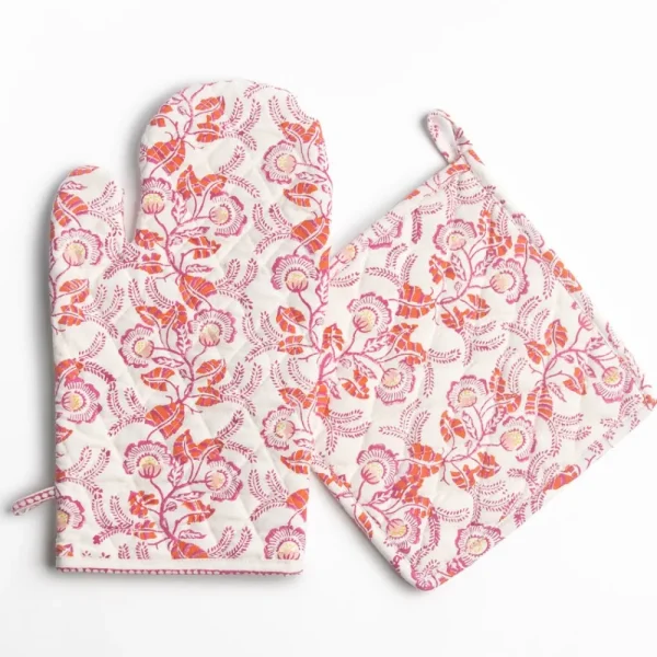 New Pomegranate Inc Gardenia Vine Berry Oven Mitt Set