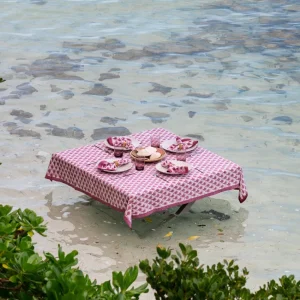 New Pomegranate Inc Geo Feather Fuchsia Tablecloth