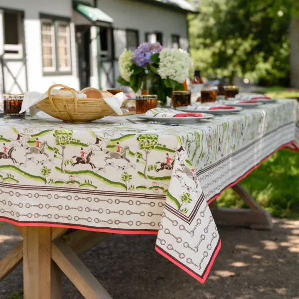 Hot Pomegranate Inc Hunt Scene Tablecloth