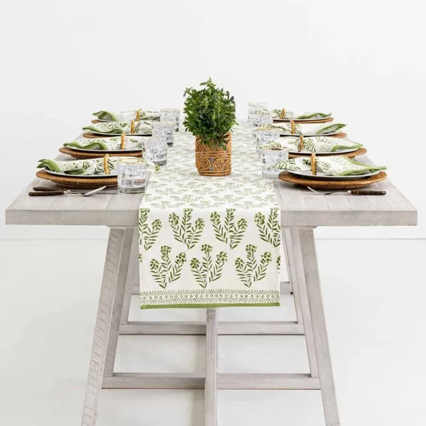 Best Pomegranate Inc Phlox Green Table Runner