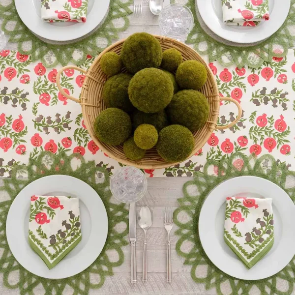 Best Pomegranate Inc Pom Bells Fern & Poppy Table Runner