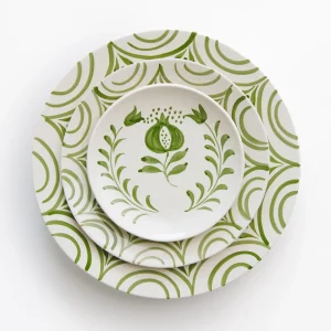 Best Pomegranate Inc Pomegranate Crest Green Dinner Plate | Set of 2