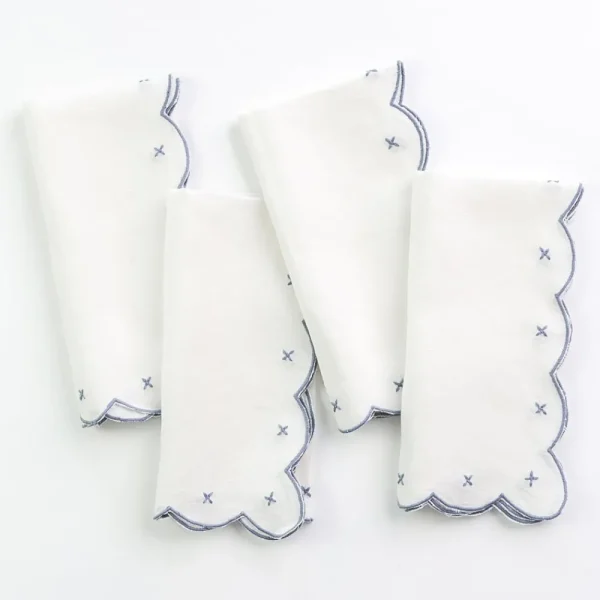 Discount Pomegranate Inc Scalloped Knot Light Blue Embroidered Linen Napkin | Set of 4