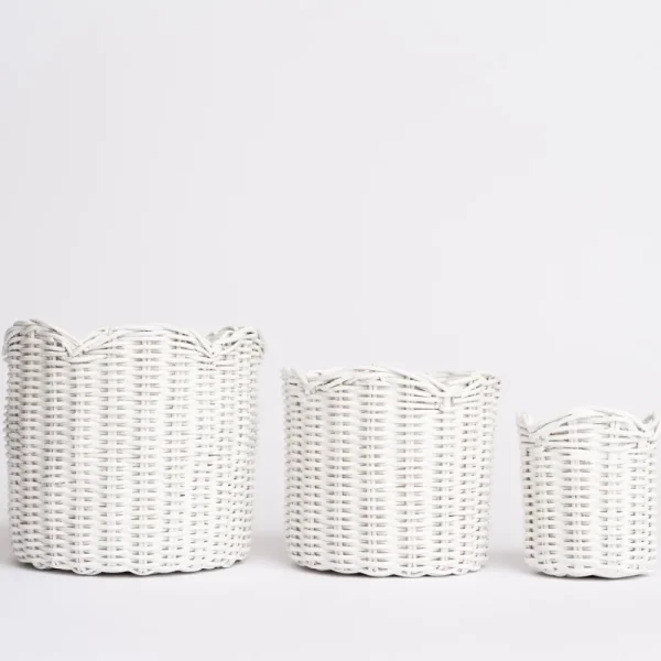 Discount Pomegranate Inc White Wicker Scalloped Container